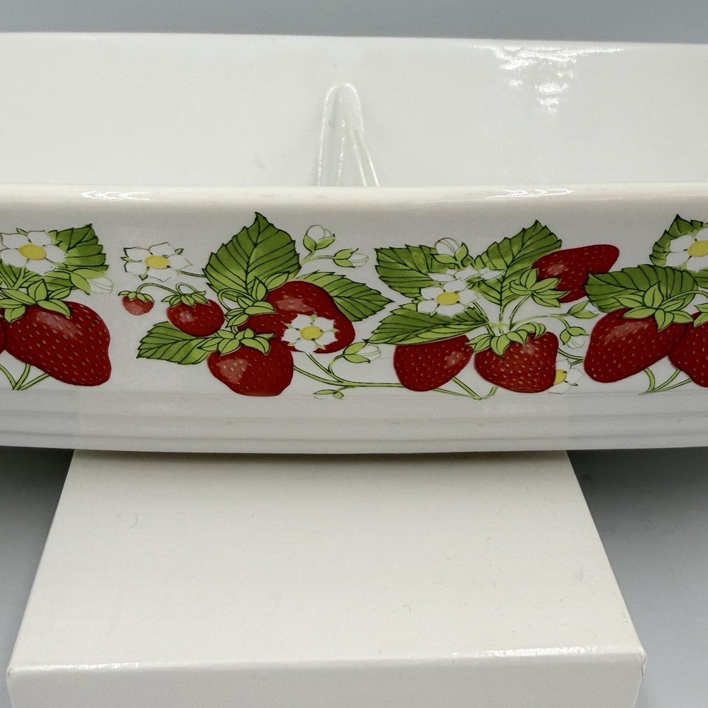 VTG Action Strawberry Divided Baking Dish Japan Cottagecore Retro Kitchen - Picture 5 of 15